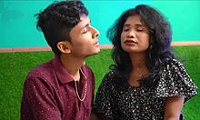 मासूम सौतेली बहन के साथ असली भारतीय घर का सेक्स