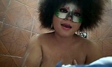 Domowy film porno z napaloną Filipiną ruchaną w łazience
